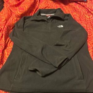Women’s 1/4 zip with pockets sweatshirt.